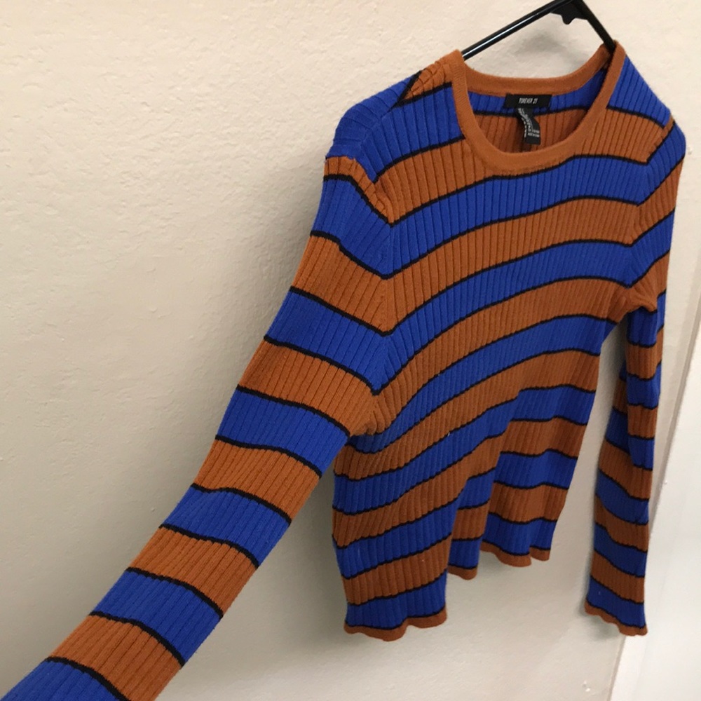 Forever 21 crop long sleeve shirt. Blue & Rust. L